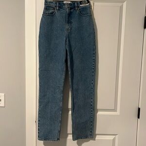 Abercrombie 90s straight jeans NWT size 4 Long